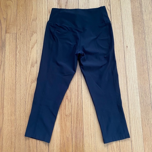 Nike Black Dri-Fit Capri Leggings - Picture 5 of 6
